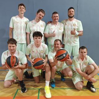 Skupinska slika ekipe košarkašev VDC-ja Tončke Hočevar