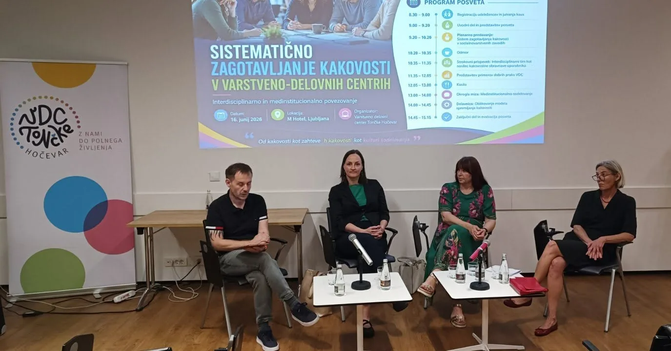 Panelna razprava na strokovnem posvetu o sistematičnem zagotavljanju kakovosti v varstveno-delovnih centrih.
