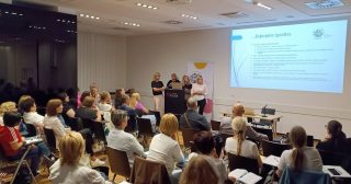 Predstavitev primera dobre prakse na strokovnem posvetu zaposlenih v VDC-jih in CUDV-jih.