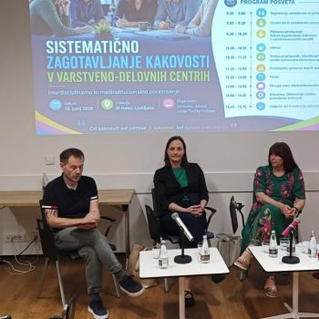 Panelna razprava na strokovnem posvetu o sistematičnem zagotavljanju kakovosti v varstveno-delovnih centrih.