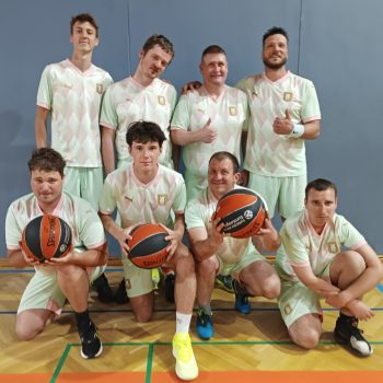 Skupinska slika ekipe košarkašev VDC-ja Tončke Hočevar