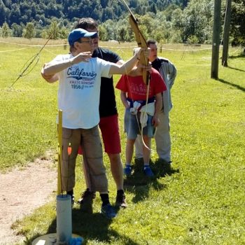 Na letovanju na Osilnici smo se preskusili v streljanju z lokom.
